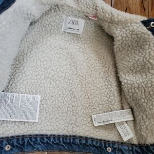 Zara Kids Sherpa Blue Denim Jacket  Collar buttons up sz 18-24 months old